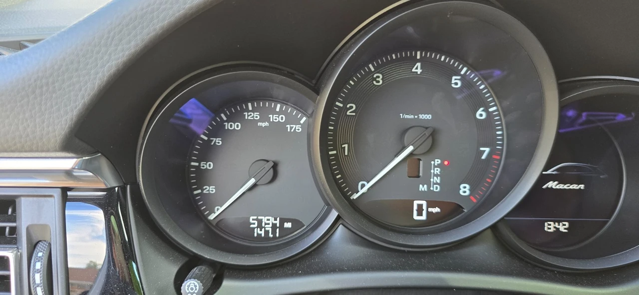 2024 Porsche Macan - Image 13 of 21