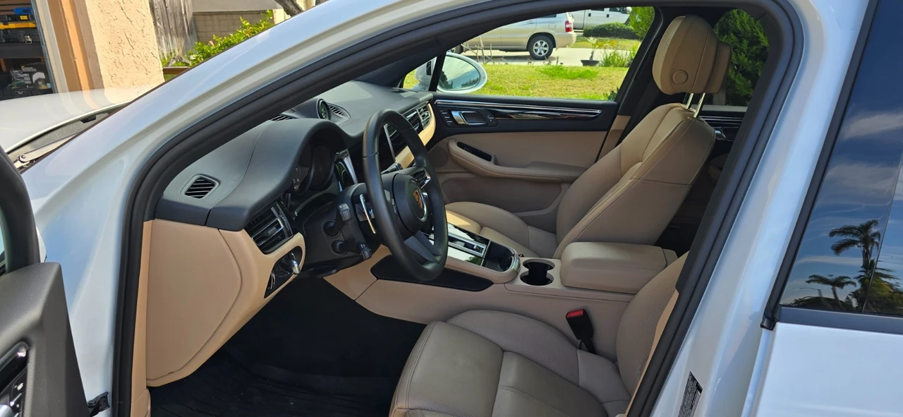 2024 Porsche Macan - Image 11 of 21