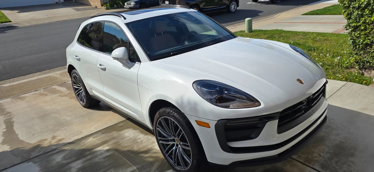 2024 Porsche Macan - Image 8 of 21