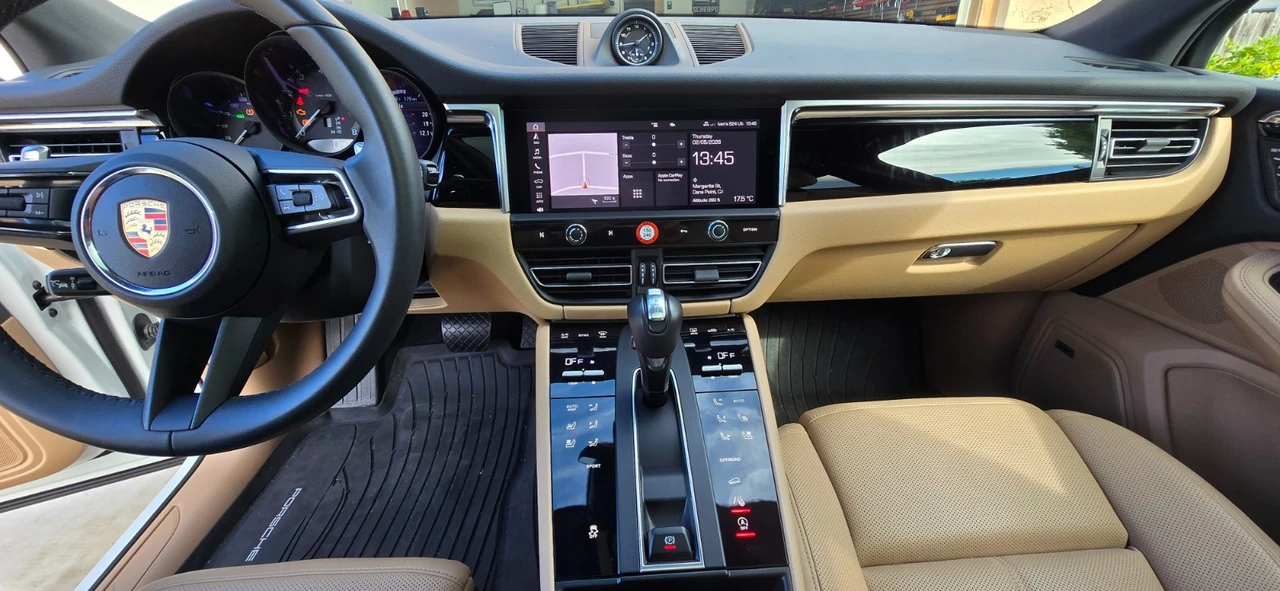 2024 Porsche Macan - Image 14 of 21