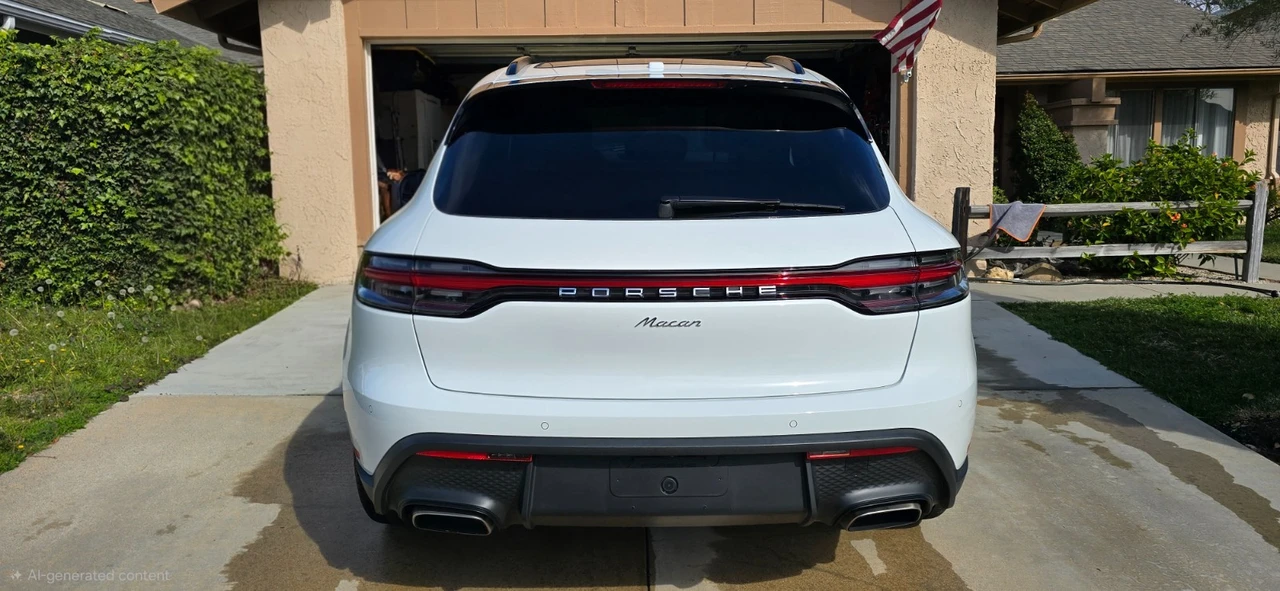 2024 Porsche Macan - Image 5 of 21