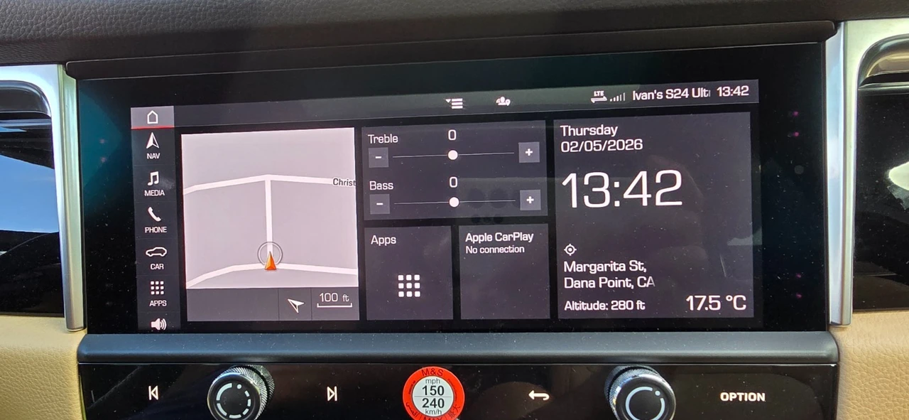 2024 Porsche Macan - Image 16 of 21