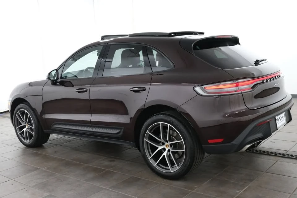 2024 Porsche Macan - Image 4 of 19