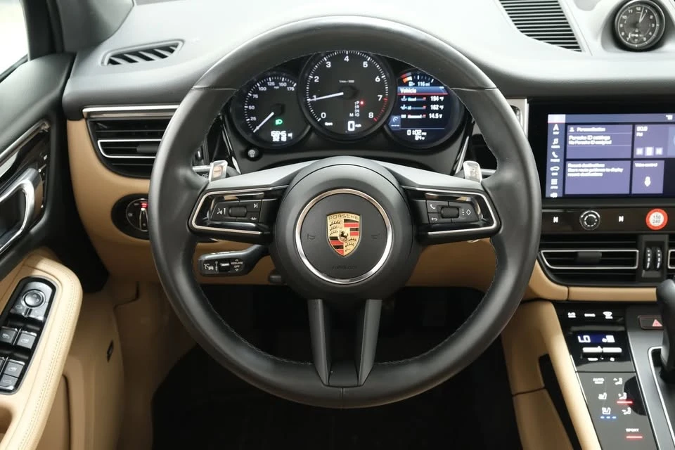 2024 Porsche Macan - Image 13 of 19