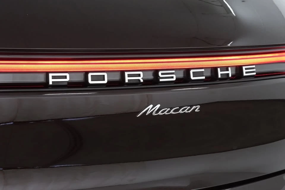 2024 Porsche Macan - Image 6 of 19