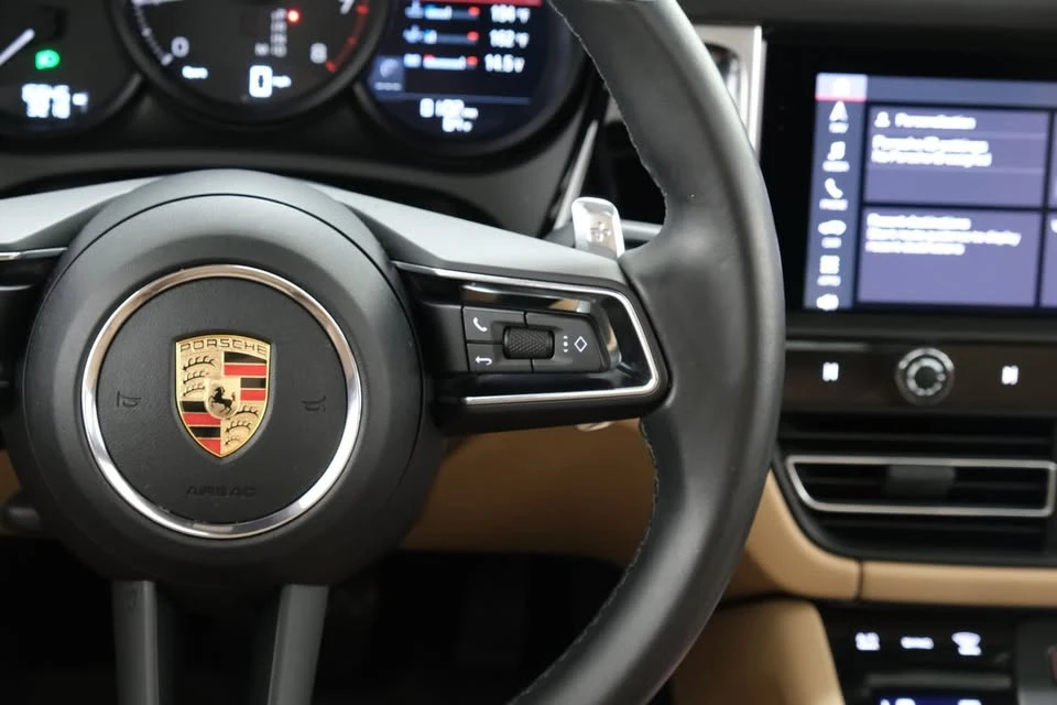 2024 Porsche Macan - Image 14 of 19