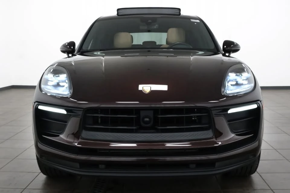 2024 Porsche Macan - Image 9 of 19