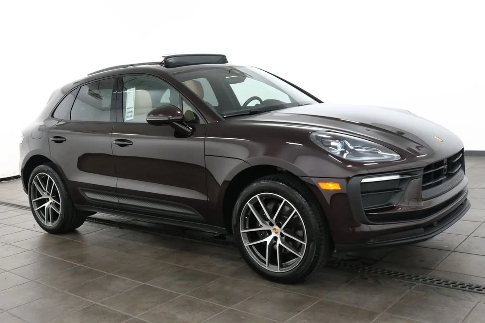 2024 Porsche Macan - Image 8 of 19