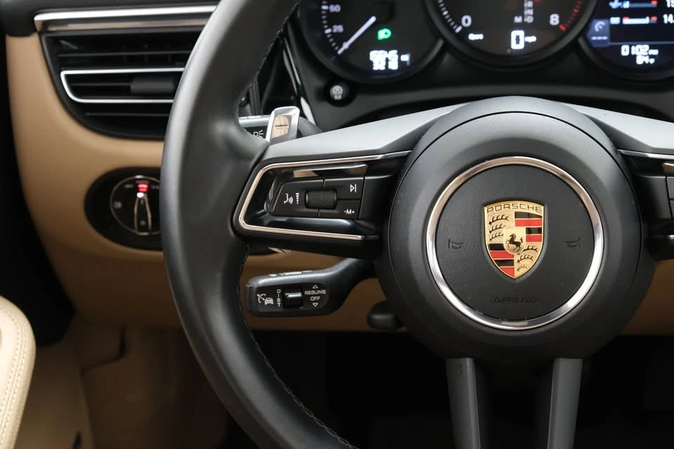 2024 Porsche Macan - Image 12 of 19