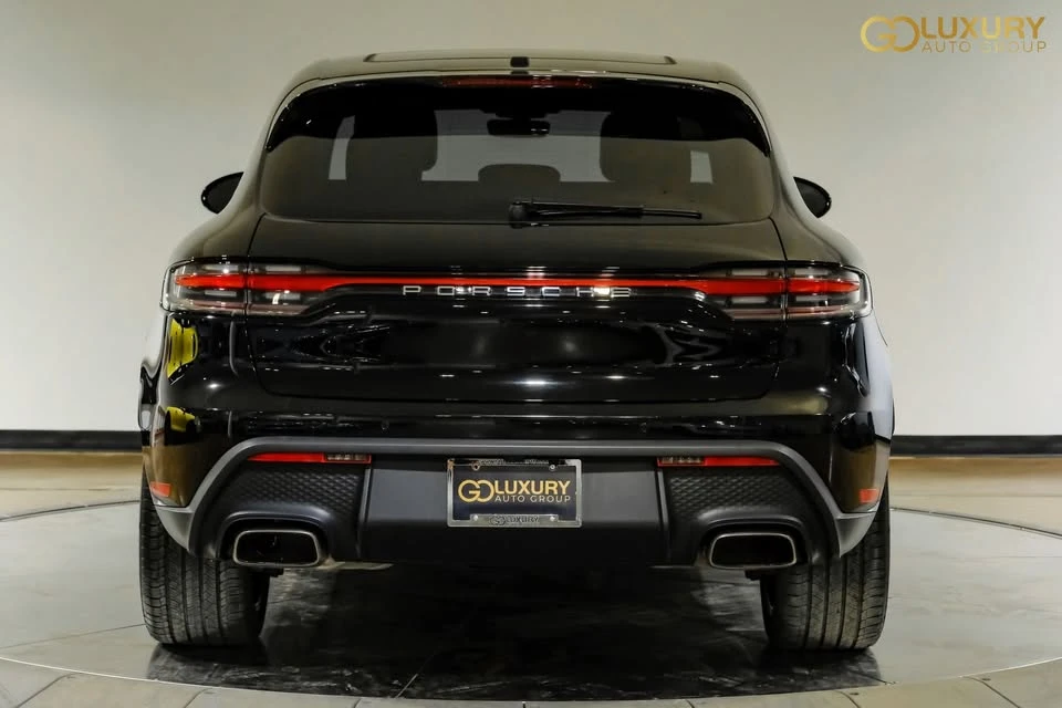 2024 Porsche Macan - Image 17 of 20