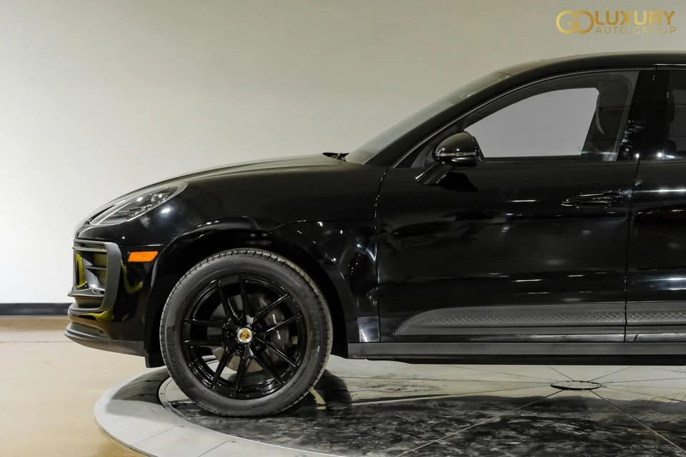 2024 Porsche Macan - Image 9 of 20