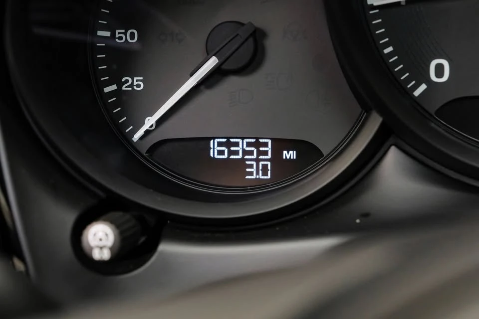 2024 Porsche Macan - Image 13 of 20