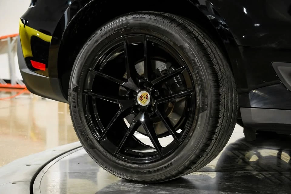2024 Porsche Macan - Image 13 of 20