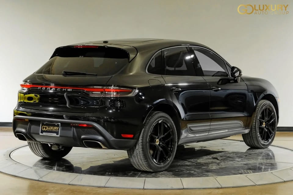 2024 Porsche Macan - Image 12 of 20