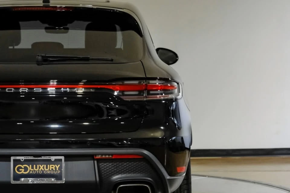 2024 Porsche Macan - Image 15 of 20