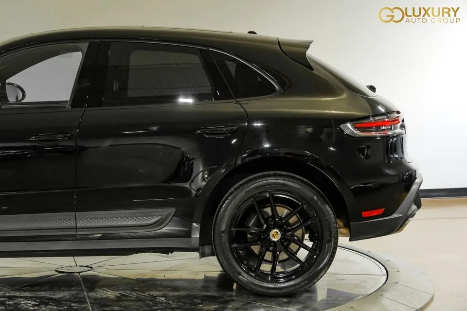 2024 Porsche Macan - Image 7 of 20
