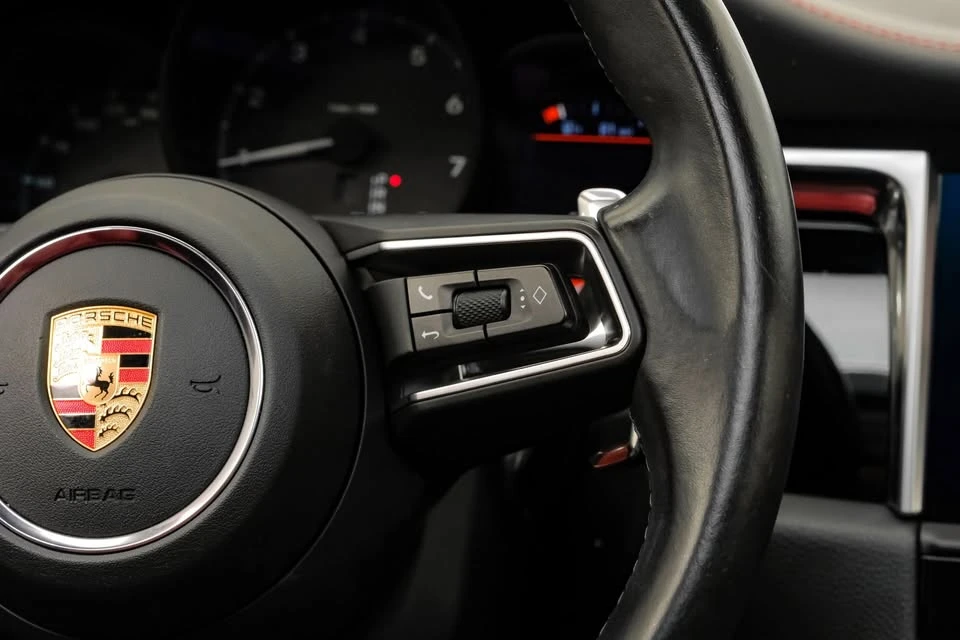 2024 Porsche Macan - Image 20 of 20