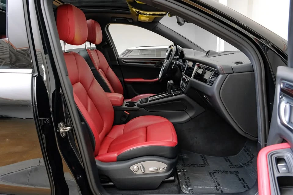 2024 Porsche Macan - Image 7 of 20