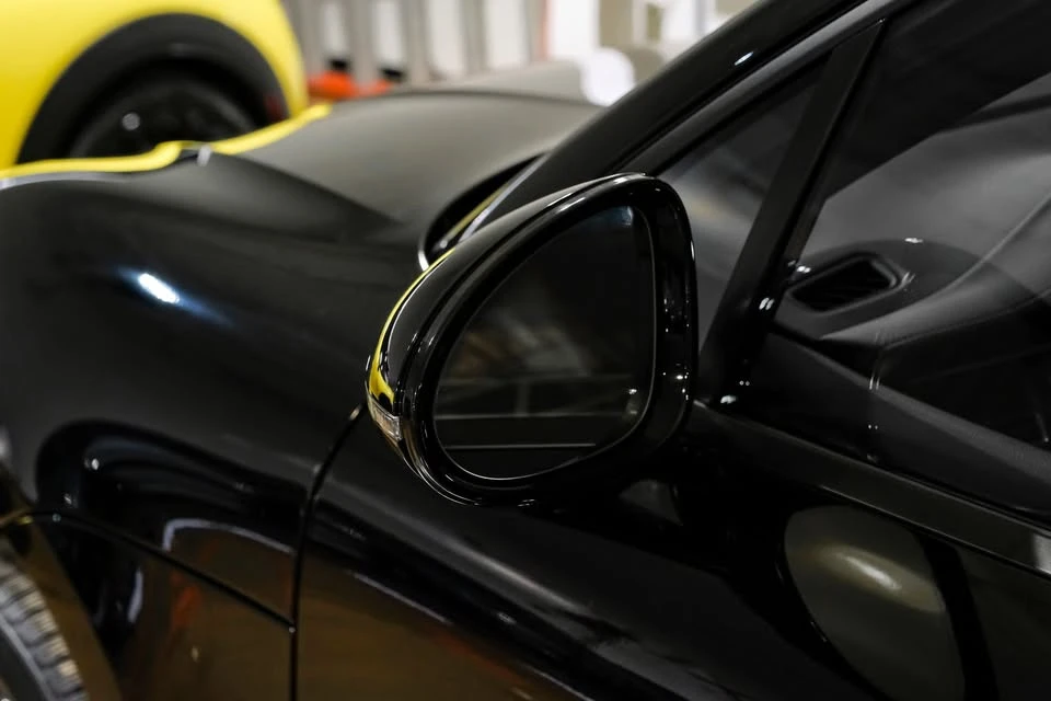 2024 Porsche Macan - Image 9 of 20