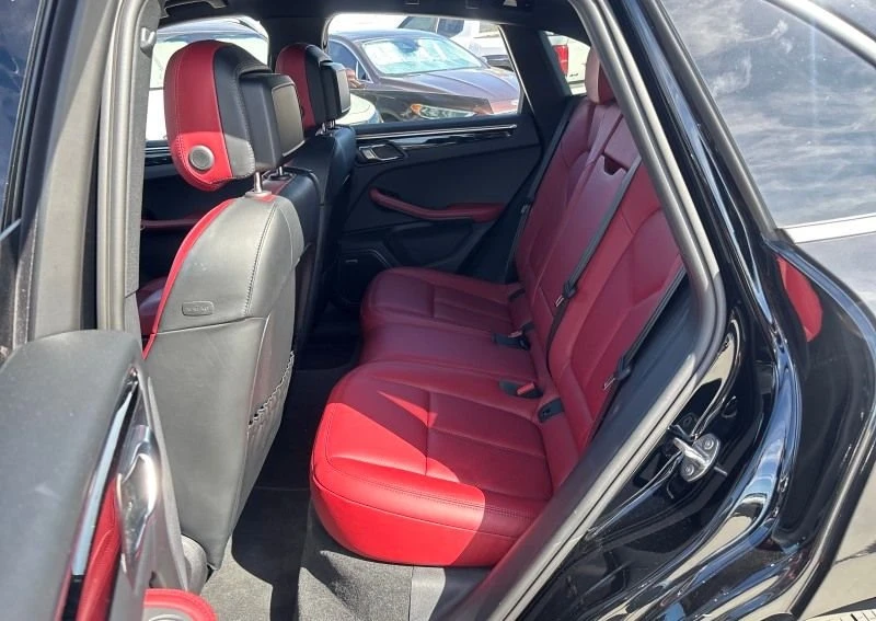 2024 Porsche Macan - Image 6 of 9
