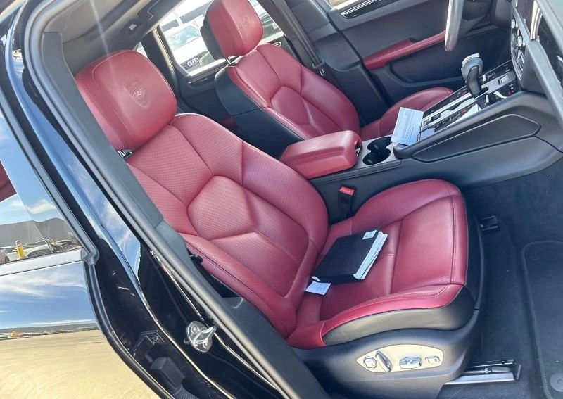 2024 Porsche Macan - Image 7 of 9