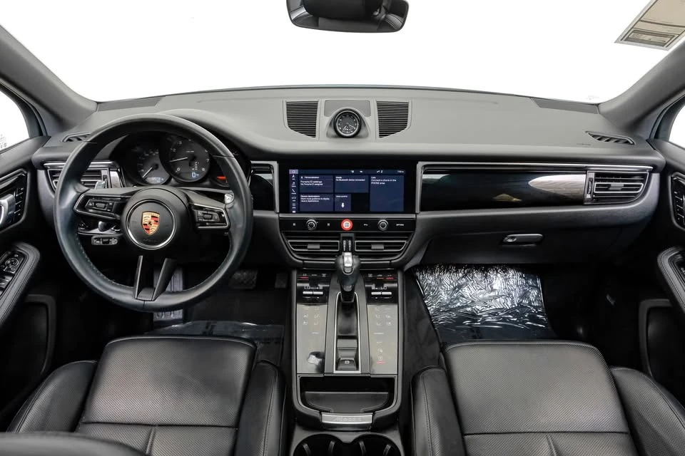 2024 Porsche Macan - Image 14 of 20