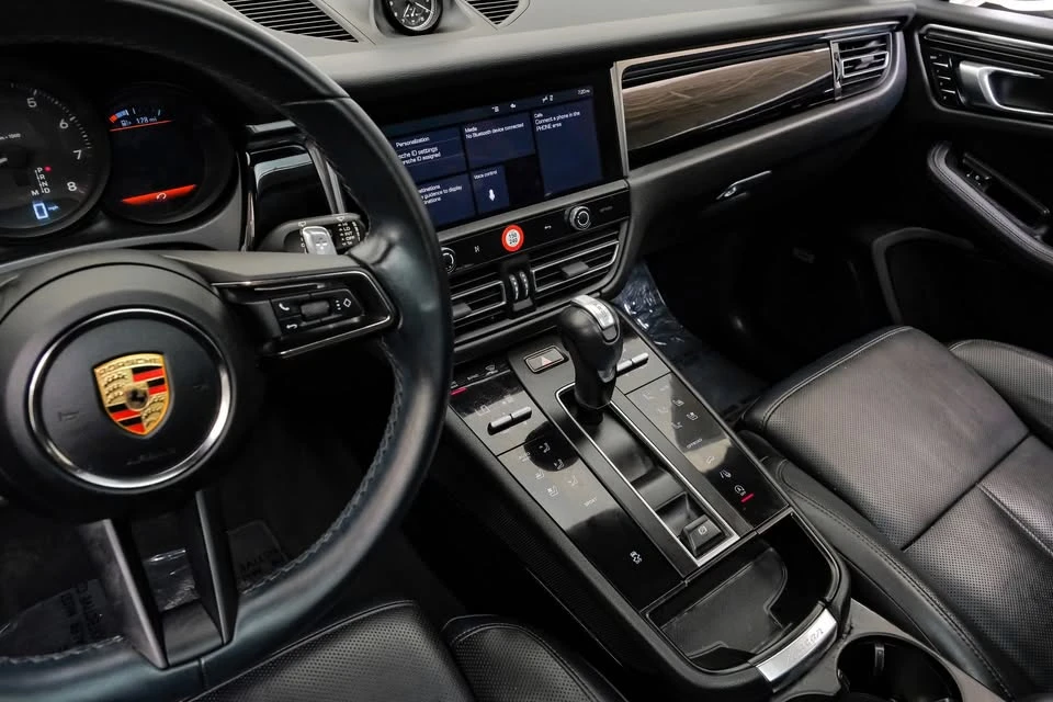 2024 Porsche Macan - Image 20 of 20