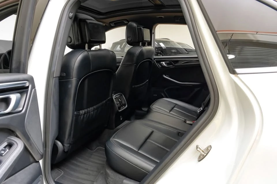 2024 Porsche Macan - Image 4 of 20