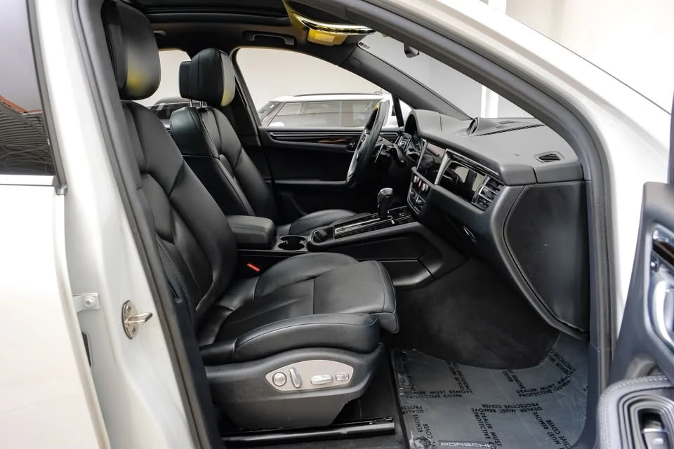 2024 Porsche Macan - Image 3 of 20