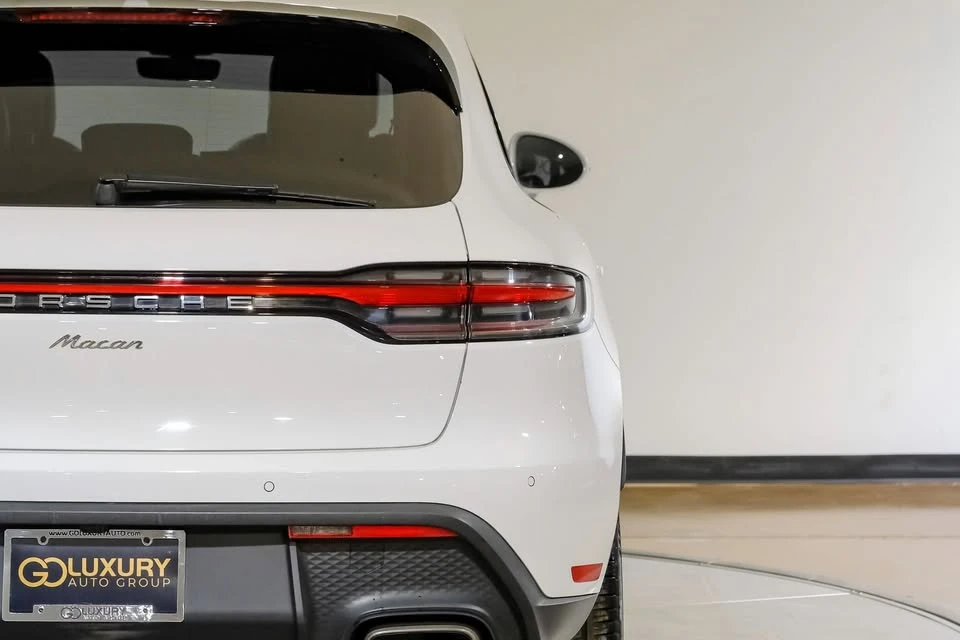 2024 Porsche Macan - Image 19 of 20