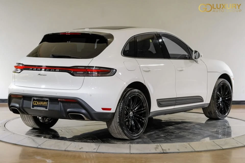 2024 Porsche Macan - Image 7 of 20
