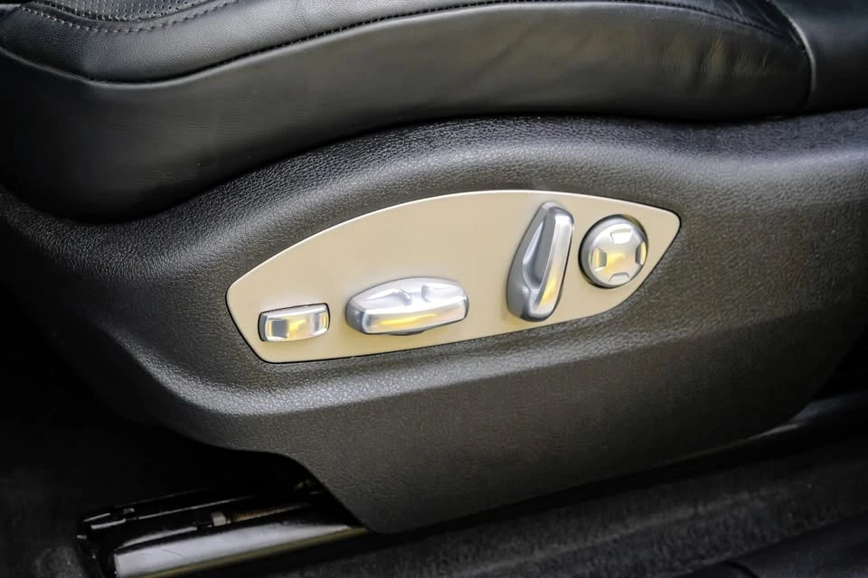 2024 Porsche Macan - Image 6 of 20