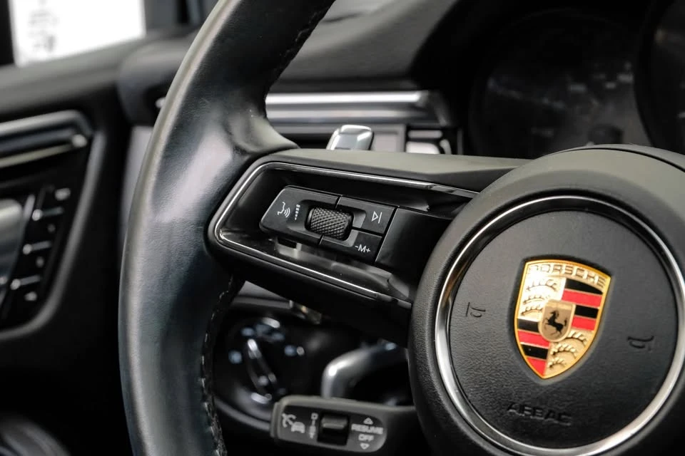 2024 Porsche Macan - Image 2 of 20