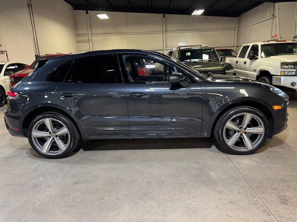 2024 Porsche Macan - Image 7 of 12
