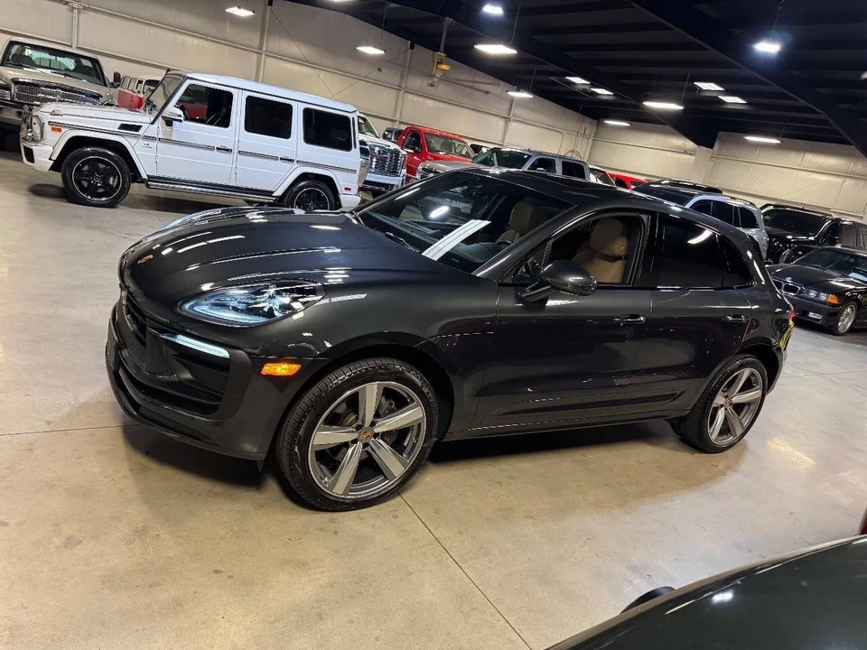 2024 Porsche Macan - Image 6 of 12