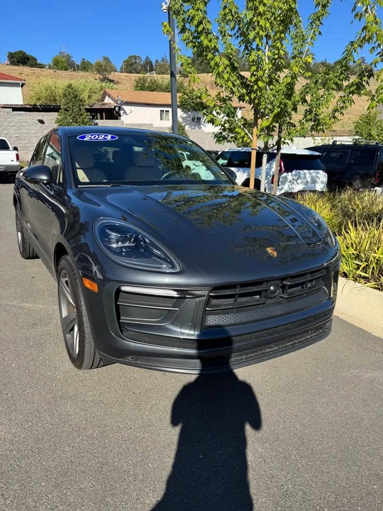 2024 Porsche Macan - Image 2 of 11