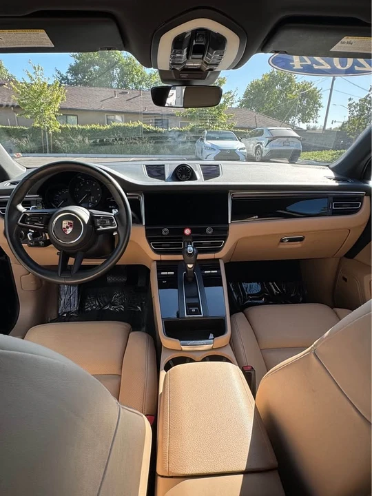 2024 Porsche Macan - Image 7 of 11