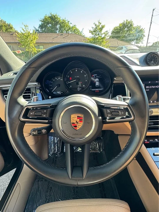 2024 Porsche Macan - Image 8 of 11