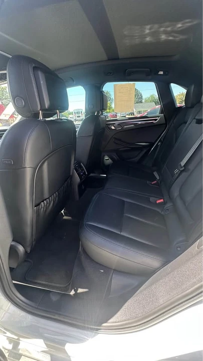 2024 Porsche Macan - Image 7 of 10