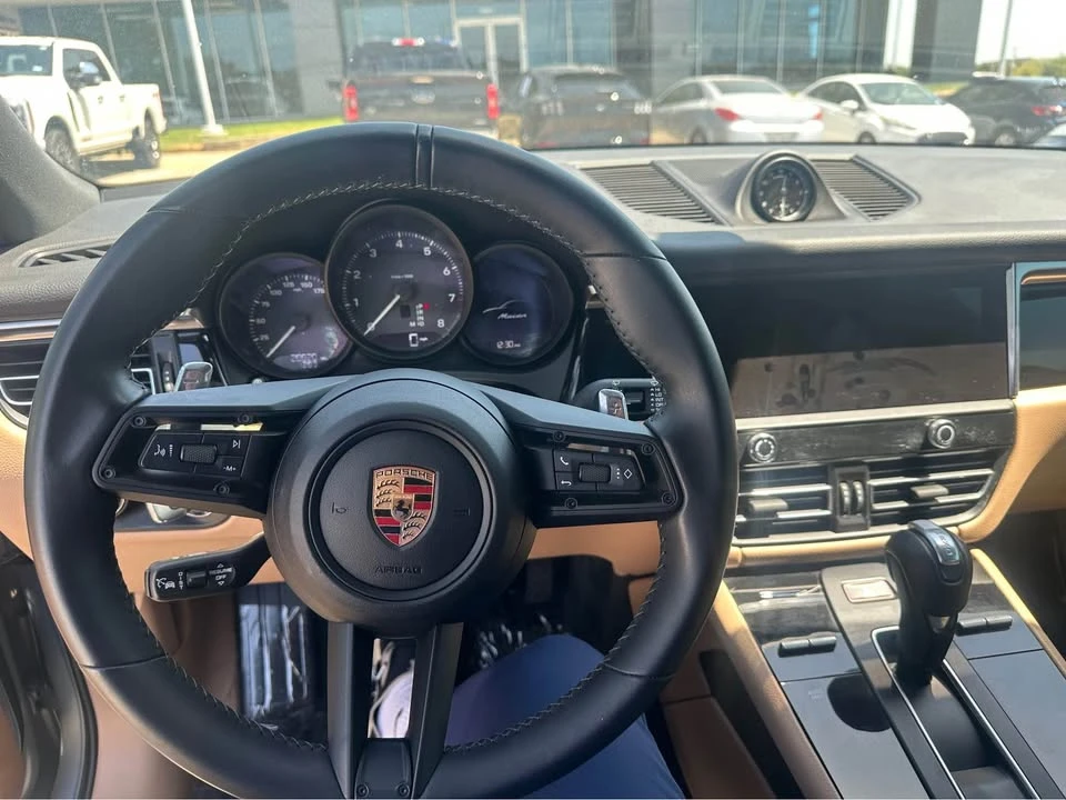 2024 Porsche Macan - Image 4 of 4