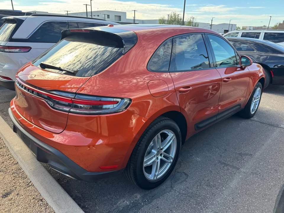 2024 Porsche Macan - Image 4 of 11