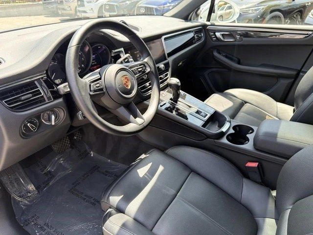 2024 Porsche Macan - Image 15 of 20