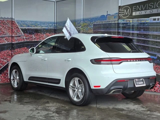 2024 Porsche Macan - Image 6 of 30