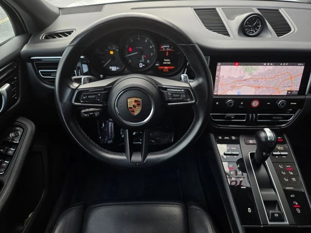 2024 Porsche Macan - Image 13 of 30