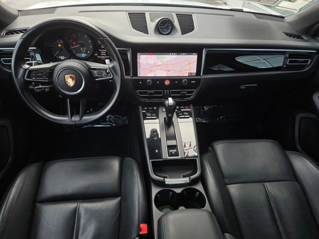 2024 Porsche Macan - Image 14 of 30