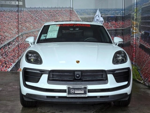 2024 Porsche Macan - Image 3 of 30