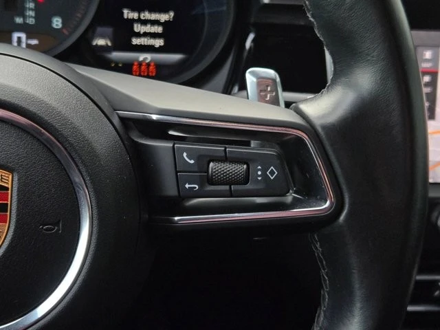 2024 Porsche Macan - Image 22 of 30