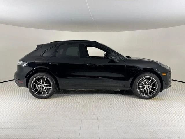 2024 Porsche Macan - Image 8 of 20
