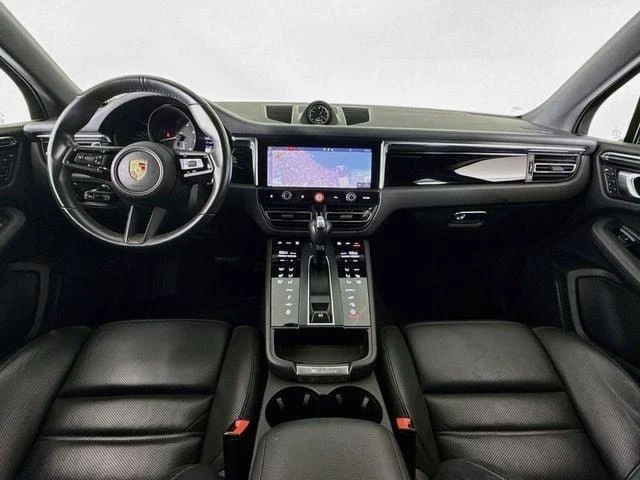 2024 Porsche Macan - Image 11 of 20