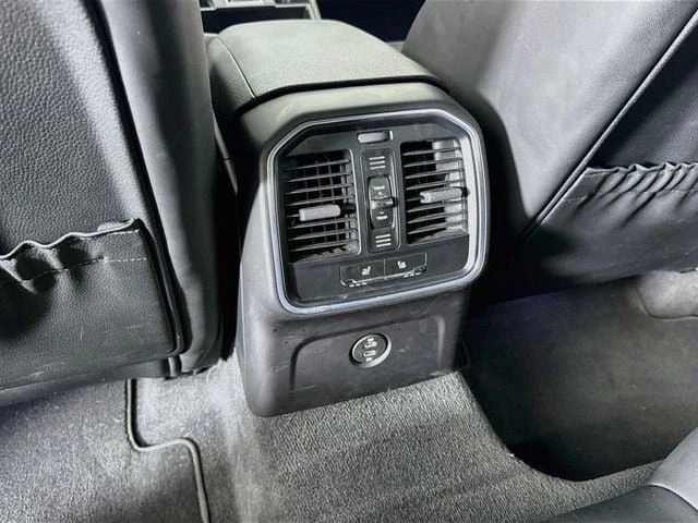 2024 Porsche Macan - Image 20 of 20